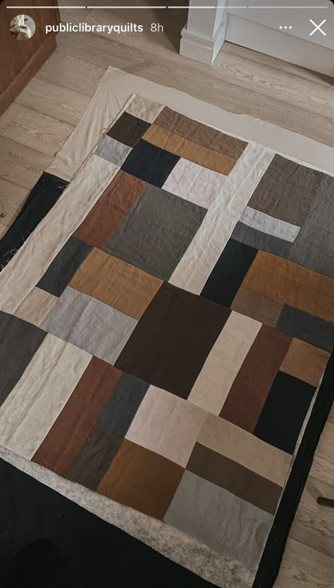 Natural Color Quilts, Linen Quilt Patterns, Earth Tone Quilt, Aesthetic Quilt, Contemporary Patchwork, Brown Quilt, Modern Sewing Projects, Tas Denim, Asian Quilts