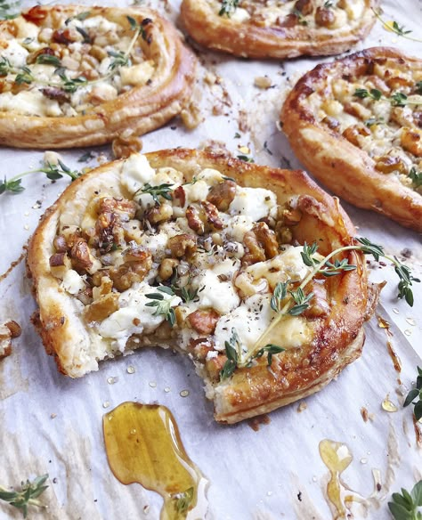 Goats Cheese Starter Ideas, Goat Cheese Walnut Tart, Dinner Tart Recipes, Savory Shower Snacks, Goat Cheese Walnut Appetizer, Easy Craving Recipes, Goat Cheese Dessert Recipes, Book Club Food Ideas Appetizers, Book Club Recipes