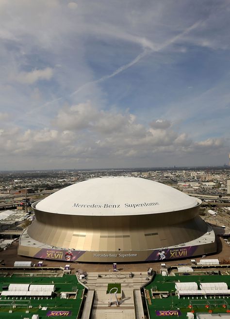 New Orleans Superdome, Nfl Stadium, Louisiana Woman, Bayou Country, Stadium Lights, New Orleans Architecture, Nfl Stadiums, Louisiana Homes, New Orleans Saints Football