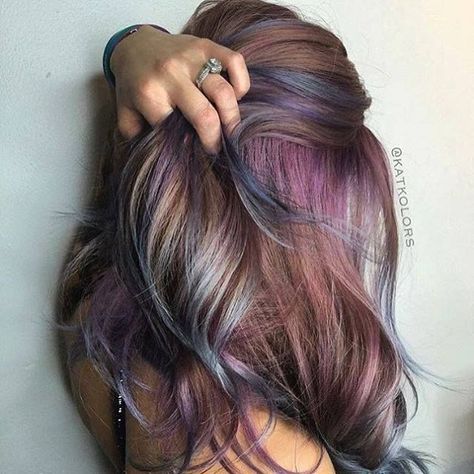 Purple And Blue Hair, Highlights Purple, Purple Brown Hair, Hair Bleaching, Dyed Hair Ombre, Short Dyed Hair, Underlights Hair, Highlight Ideas, Dyed Hair Blue