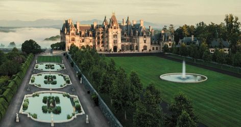 Biltmore Mansion, Cherokee Nc, Vanderbilt Mansions, Biltmore House, Tar Heel, Porch Swings, Carolina Girl, Biltmore Estate, Casa Exterior