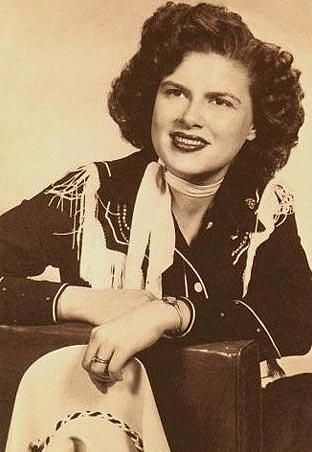 Country Western Singers, Patsy Cline, Loretta Lynn, Western Music, Country Music Artists, Country Music Stars, Country Music Singers, Country Stars, Country Artists