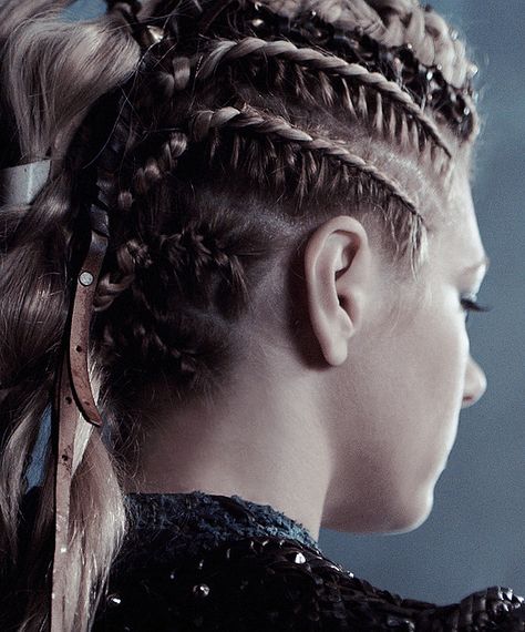 Did ref Vikings Hair, Lagertha Vikings, Lagertha Hair, Vikings Lagertha, Viking Braids, Katheryn Winnick, Viking Hair, Bracelet Viking, Grunge Hair