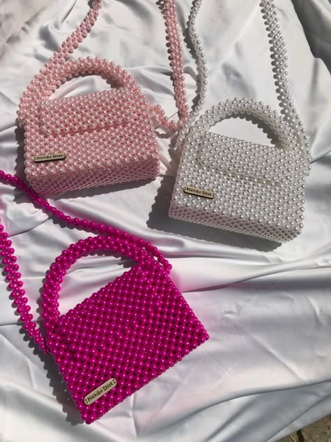 Pearl Bag Design, Pearl Beaded Bags, Bead Bag Pattern, Pearl Bag Diy Tutorial, Tas Manik Manik, Beaded Bags Diy Tutorials, Pearl Beaded Bag, Pearl Purse, Pearl Handbag