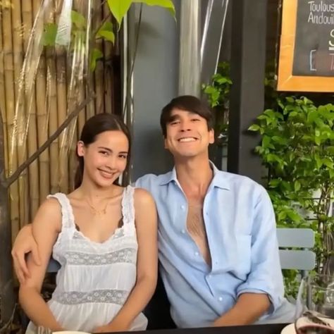 Urassaya Sperbund, Heart Overlay, My Love From The Star, Couples Poses For Pictures, Poses For Pictures, Love Couple, Couple Posing, Love Birds, Upcycle Clothes