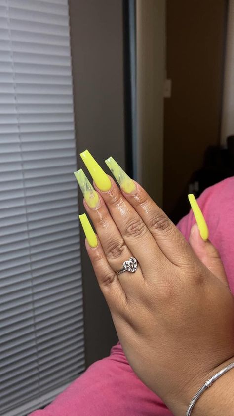 Marble Yellow Nails, Yellow Marble Nails, Yellow Aesthetics, Marble Detail, Marble Nail Designs, Acrylic Toe Nails, Acrylic Toes, Yellow Marble, Fancy Nails Designs