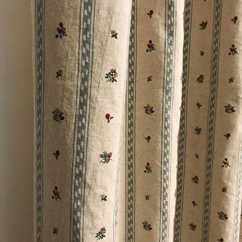 ENAPREMIUM on Instagram: "Modern Vintage Gray Blue Vertical Stripes Tiny Floral Pattern Curtain #countryfarmhouse #farmhouse #vintagecurtains #bespokecurtains #curtains #homedecor #homeinteriors" Vintage Farmhouse Curtains, Curtains For Kitchen Window Ideas, Vintage Fabric Patterns, Thrift List, Patterned Curtains, Cottage Curtains, Bedroom Beautiful, Measuring Curtains, Vintage Curtains