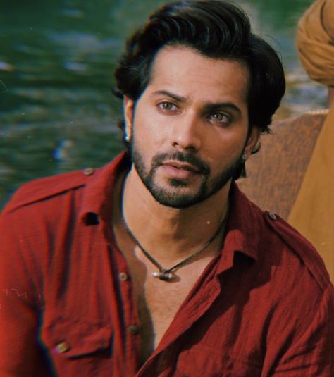 HD Wallpaper Varun Dhawan Aesthetic, Hindi Actors Photos, Varun Dhawan Kalank, Srk Photo, Varun Dhawan Hot Pics, Varun Dhawan Movies, Varun Dhawan Wallpaper, Aesthetic Bollywood, Varun Dawan