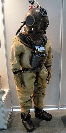 Deep Sea Diving Suit, Heavy Gear, Captain America Art, Deep Sea Diver, Sea Diving, Deep Sea Diving, Diving Suit, Diving Gear, Club Design