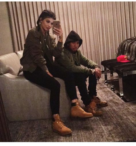 Kylie Jenner Snapchat, Tyga And Kylie, Timberland Outfit, Trajes Kylie Jenner, Sneakers Outfit Men, Estilo Kylie Jenner, Timberland Outfits, Boo Thang, Hiking Trips