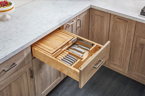 Knife Drawer, Knife Organization, Kabinet Dapur, Rev A Shelf, Kitchen Drawers, Trendy Kitchen, Painting Kitchen Cabinets, Kitchen Cabinet Design, Cabinet Design