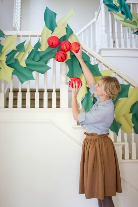 Oversized Holly Berry Paper Garland #christmas #christmasdecordiy #hollyberry #papercrafts Large Christmas Ornaments, Berry Garland, Christmas Paper Crafts, Holly Berry, Diy Garland, Home Christmas, Paper Garland, Christmas Past, Christmas Paper