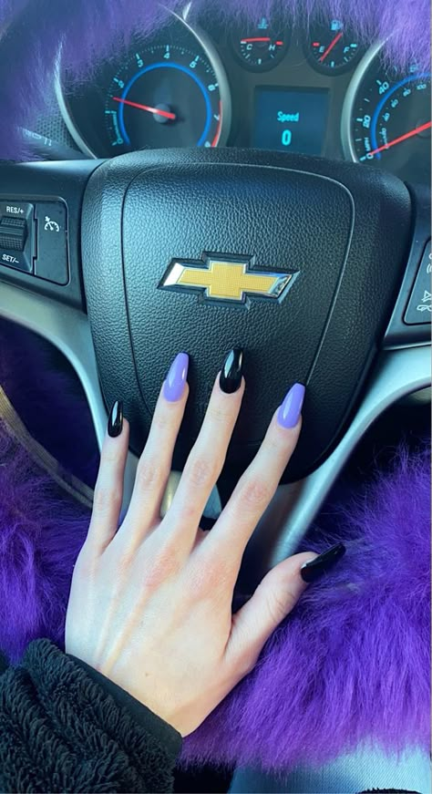 Black Nails Polish Ideas, Purple And Black Acrylic Nails Coffin, Nails Purple And Black Design, Purple Nd Black Nails, Purple With Black Nails, Black And Purple Nails Aesthetic, Purple With Black Tips Nails, Purple Black Nails Ideas, Purple Silver Black Nails