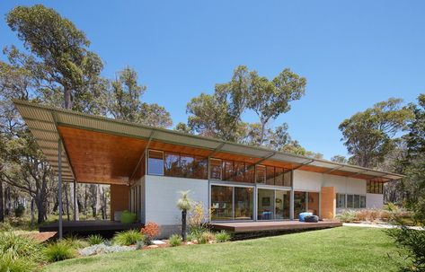 Bush House, Skillion Roof, Patio Grande, Roof Beam, Clerestory Windows, Roof Styles, Contemporary Style Homes, Steel House, Contemporary House Design