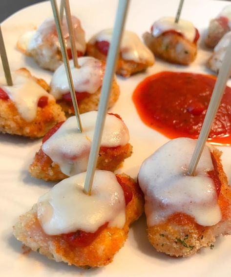 Chicken Parm Bites – 1 Smart Point each Chicken Parm Appetizer, Chicken Parm Bites, Keeping On Point, Chicken Appetizers, Italian Appetizers, Chicken Parm, Chicken Parmesan, Small Bites, Italian Food