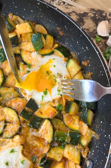 One-Pan Zucchini and Egg Skillet | IRRESISTIBLY Delicious & Healthy Recipe Zucchini And Eggs Recipes, Pan Zucchini, Egg Zucchini, Zucchini Breakfast, Egg Skillet, Plant Based Meal Planning, Mediterranean Chickpea Salad, Tapas Recipes, Vegetable Stew