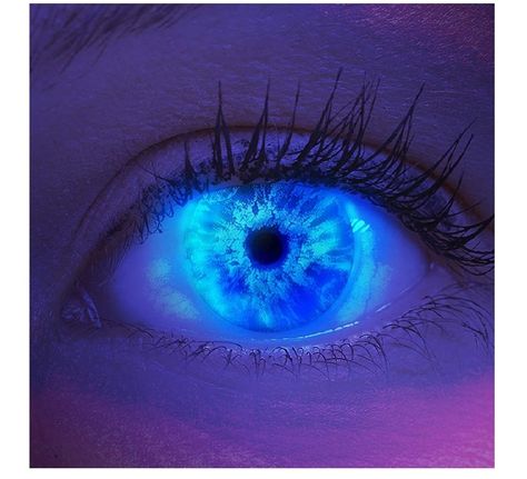 Glowing Blue Eyes Aesthetic, Magic Eyes Aesthetic, Blue And Purple Eyes, Blue Glowing Eyes, Glowing Blue Eyes, Electric Blue Eyes, Blue Eyes Aesthetic, Aesthetic Magic, Vampire Zombie