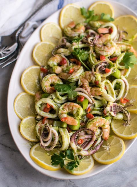 Italian Seafood Salad, Seafood Salad Recipe, Italian Side Dishes, Italian Seafood, Italian Recipes Appetizers, Sea Food Salad Recipes, Grilled Seafood Recipes, Easy Seafood, Appetizers Easy Finger Food