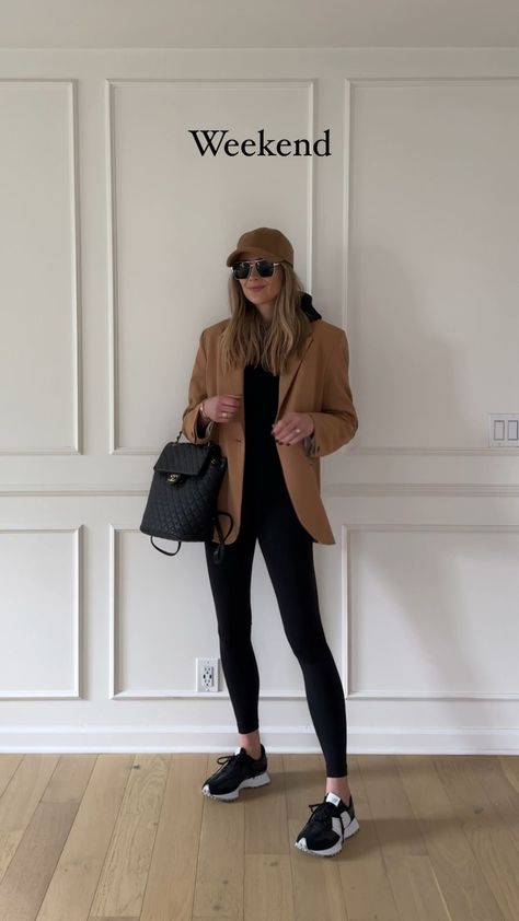 Blazer Oversize Outfits, Monday Outfit For Work, Camel Blazer Outfit, Oversize Blazer Outfit, Blazer Casual Outfit, Black Sneakers Outfit, Oversized Blazer Outfit, Black Blazer Outfit, Oversize Blazer