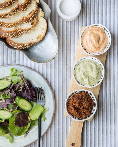 Honey Challah with assorted Toppings – Busy in Brooklyn Jalepeno Dip Recipes, Pickled Hot Peppers, Pesto Hummus, Olive Dip, Homemade Dips, Feta Dip, Whipped Feta, Crumb Topping, Challah