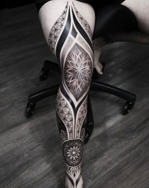 Geometric Mandala Leg Tattoo, Geometric Tattoo Leg Sleeve, Rose Gold Tattoo, Geometric Tattoo Leg, Geometric Tattoo Sleeve Designs, Blackout Tattoo, Muster Tattoos, Geometric Tattoo Design, Leg Sleeve Tattoo