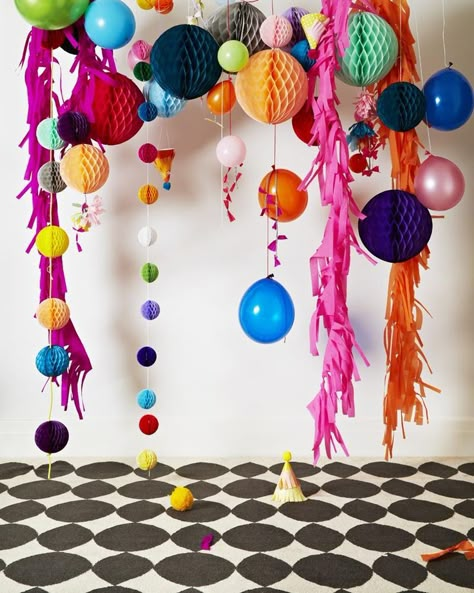 Party Ideas Decorations, Party Designs Ideas, Birthday Decorations, Maxiu'S Ideas, Crepe Paper Decorations, Party S Color, Party Colors, ... Birthday Girl Ideas, Photowall Ideas, Deco Boheme, Party Animal, Diy Party Decorations, Smash Book, Crepe Paper, Photo Backdrop, Backdrops For Parties