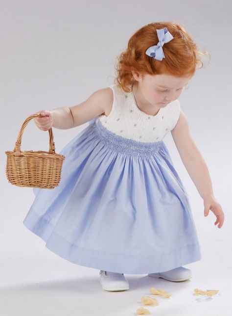 Toddler Smock, Smocking Fashion, Hand Smocked Dress, Girls Smocked Dresses, Smocked Baby Dresses, Smocked Clothes, Cotton Frocks, Girls Smock, Baby Dress Design