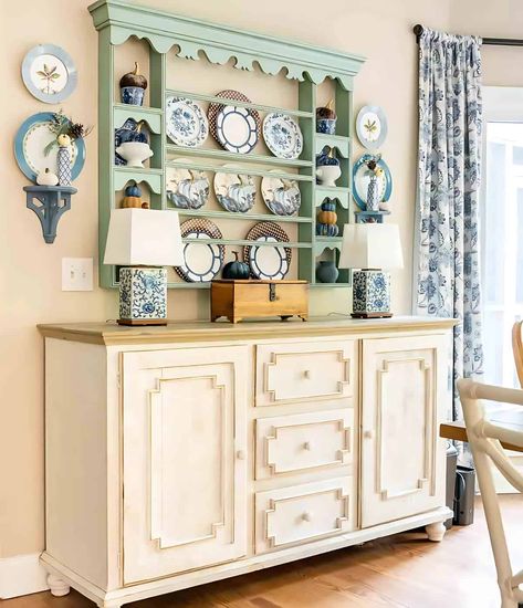 Plate racks are so fun and easy to decorate! Here are three simple yet stylish ways to decorate yours for fall. China Plate Wall Display, Vintage Plate Wall Display, Plate Wall Display, Display Plates, Deck Dining, Colonial Interior, Modern Colonial, China Display, Plate Wall