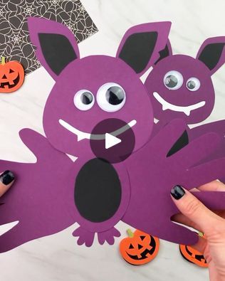 Flying Bat Craft, Craft Ideas For Students, Halloween Bricolage, Kids Halloween Crafts, Bat Craft, Bricolage Halloween, Halloween Crafts Preschool, Bat Art, Handprint Craft