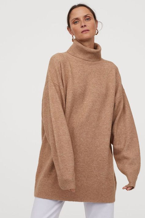 The 25 Best Winter Fashion Items at H&M for Women | Who What Wear Oversized Sweater Outfit, Pull Oversize, Oversized Turtleneck Sweater, Oversized Turtleneck, Oversize Fashion, Classic Coats, Ribbed Turtleneck, Beige Sweater, Sweater Making