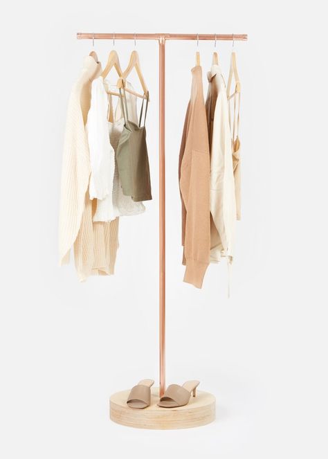 Clothing Rack Ideas Diy, Small Clothing Booth Display Ideas, Small Clothes Shop Design, Clothing Display Ideas, Chunky Clothes, Bar Clothes, Clothing Rail, Clothing Rack Display, Copper Pipes