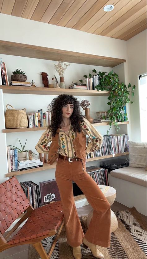 Blouse Vest Outfit, 70s Outfits Birthday, 70s Fashion Inspiration Vintage, 1970s Fashion Inspiration, 70s Inspired Fall Outfits, 70s Western Outfits Women, 60s Fashion Rock, 70s Style Outfits Women, Vest 70s Outfit