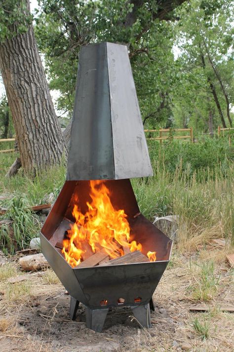 Diy Fire Pit Ideas, Cabin Building, Fire Pit Grate, How To Build A Fire Pit, Diy Outdoor Fireplace, Fire Pit Ideas, Outdoor Fire Pit Designs, Outdoor Fireplace Designs, Fire Pit Ring