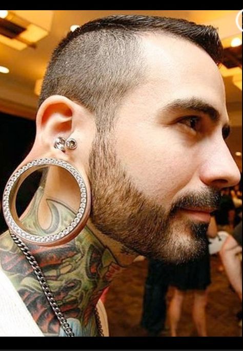 This crazy Top Ear Piercing, Stretched Ear Lobes, Men's Piercings, Ear Piercings Chart, Stretched Ear, Double Ear Piercings, Ear Lobe Piercings, Diy Easter Gifts, Stretched Lobes