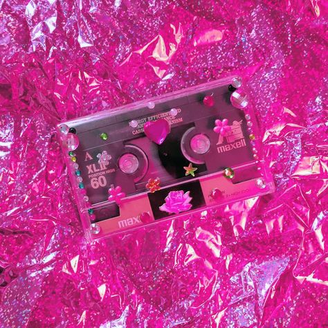 Pink Y2k Images, Hot Pink Icons Aesthetic, Pink Athstetic, 80s Aesthetic Wallpaper, Aesthetics Pink, 1980s Aesthetic, Hot Pink Wallpaper, Pink Core, Barbie Core