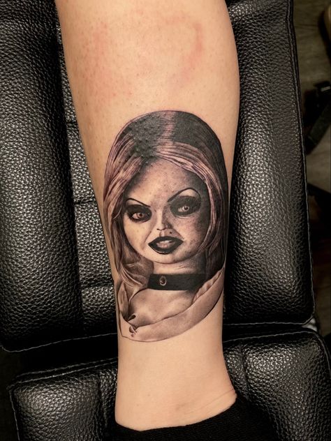 Bride Of Chucky Tattoo Design, Tiffany Valentine Tattoo, Bride Of Chucky Tattoo, Horror Tattoo Sleeve, Tiffany Tattoo, Chucky Tattoo, Tattoos Inspo, Zombie Bride, Tattoo Board