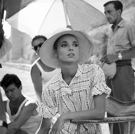 Elsa Martinelli, Italian Model, Italian Beauty, Italian Actress, Fashion 1950s, Italian Women, Female Actresses, Sophia Loren, 1940s Fashion