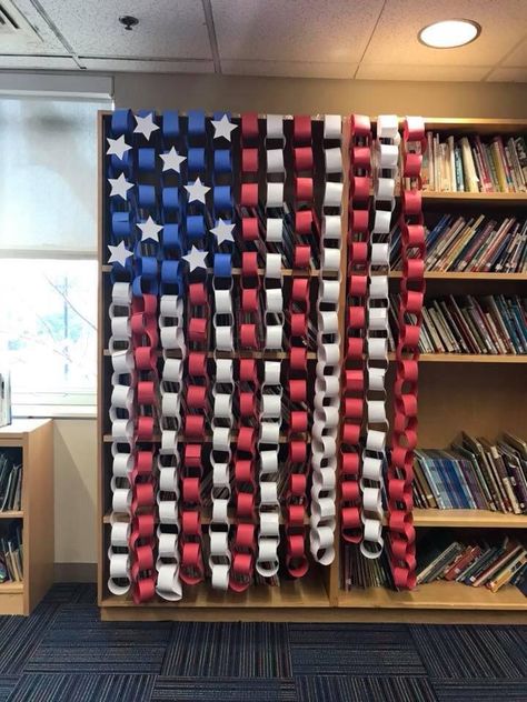 Patriotic School Decorations, 4 Of July Classroom Decoration, Usa Decoration Party, Nursing Home Party Themes, Usa Theme Classroom, Usa Theme Decorations, Diy Labor Day Decorations, 4th Of July Poster Board Ideas, 4th Of July Office Decorations