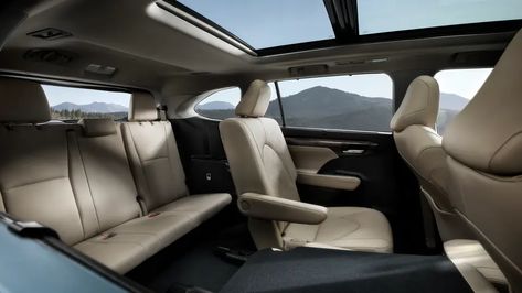 2021 Toyota Highlander Exterior Photos Toyota Highlander Interior, Toyota Highlander Xle, Toyota Highlander Hybrid, My Little Pony Poster, Interior Pictures, Modern Tiny House, Sports Sedan, Toyota Highlander, Car Review