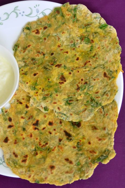 Methi Thepla, Breakfast Dinner, Indian Food Recipes Vegetarian, Breakfast For Dinner, Guacamole, Homemade Recipes, Food To Make, Vegetarian Recipes, Ethnic Recipes