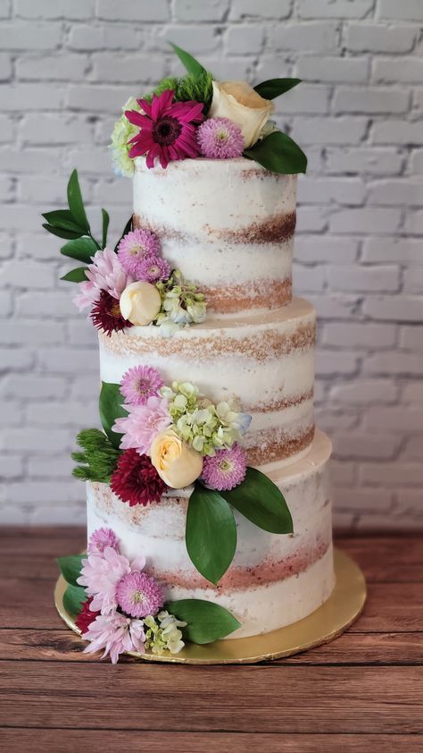 Instagram @bakecocobake Three Tier Cake Birthday, Diy Floral Cake, Three Tier Wedding Cake, 3 Layer Cakes, Tiered Cakes Birthday, Three Tier Cake, Lemon Scones, Tier Cake, Three Tier