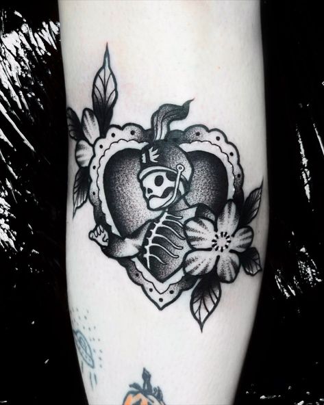 Traditional Tattoos Goth, Alt Couple Tattoos, Elder Emo Tattoo, Three Cheers For Sweet Revenge Tattoo, Old School Cartoon Tattoo, Traditional Goth Tattoo, Emo Matching Tattoos, Demolition Lovers Tattoo, Black Sabbath Tattoo