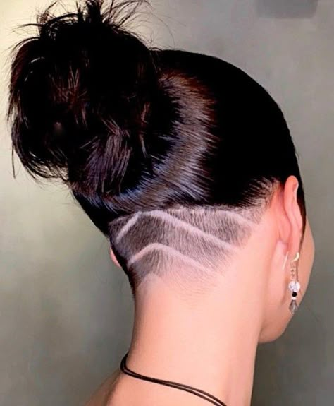 Shaved Side Haircut, Shaved Hairstyles For Women, Side Haircut, Undercut Hair Designs, Shaved Designs, Shaved Hairstyles, Undercut Designs, Undercut Long Hair, Shaved Hair Designs