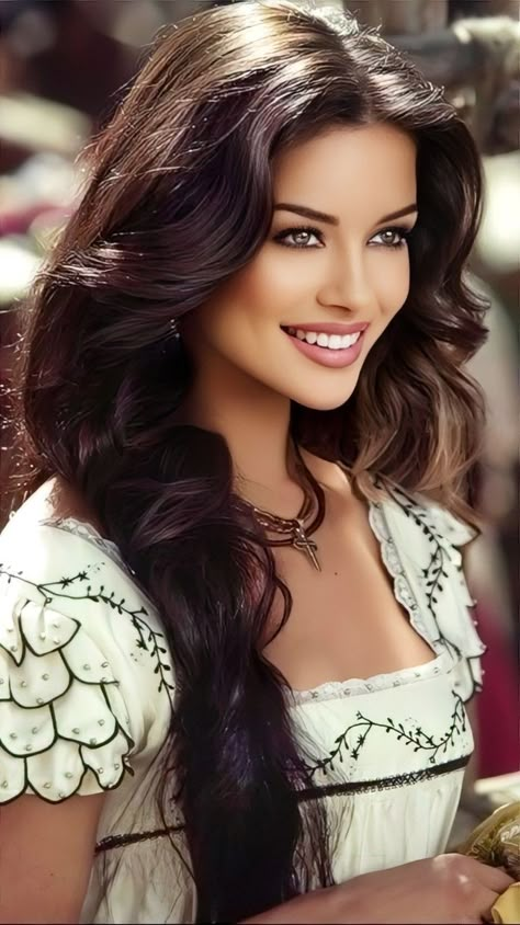 Long Dark Hair, Catherine Zeta Jones, Female Faces, Women Faces, Ladies Night, American Beauty, Beautiful Smile, Beauty Face, Beautiful Eyes