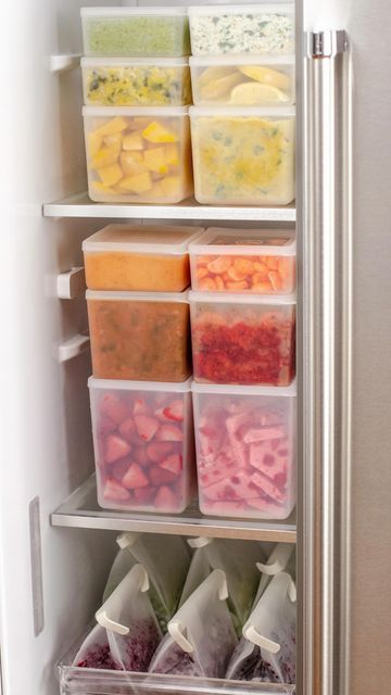 W&P on Instagram: "Meet our NEW Freezer Cubes! 🧊 These tidy, stackable cubes allow you to see what you’re storing so you can save leftovers and batch-cooked meals, while reducing food waste. Plus, the modular design enables you to take advantage of vertical storage space in your freezer for optimal organization. It’s time to make up with your freezer at the 🔗 in our bio!  🎥 @hellonutritarian" Stand Up Freezer Organization, Freezer Organization Upright, Organized Freezer, Vertical Freezer, Deep Freezer Organization, Freezer Organization, Clean Fridge, Freezer Storage, Fridge Organization