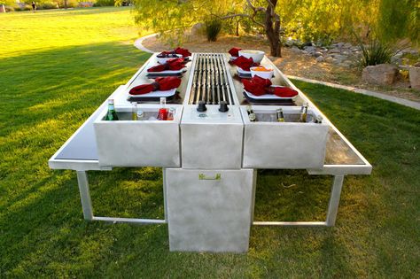 The Grazing Grill lets you and your guests cook and dine together all in one spot with an integrated grill built into a picnic table design. Outdoor Fridge, Bbq Table, Grill Table, Outdoor Gas Fireplace, Bbq Pit, Built In Grill, Outdoor Bbq, Outdoor Carpet, Outdoor Kitchen Design