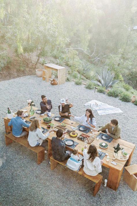 Required Reading: 'Al Fresco' by Julie Pointer Adams, for Outdoor Gatherings of All Kinds - Gardenista Outdoor Bathtub, Stock Tank Pool, Dining Design, Dinner Event, Pea Gravel, Italian Dining, Early Mornings, Italian Garden, Food Forest