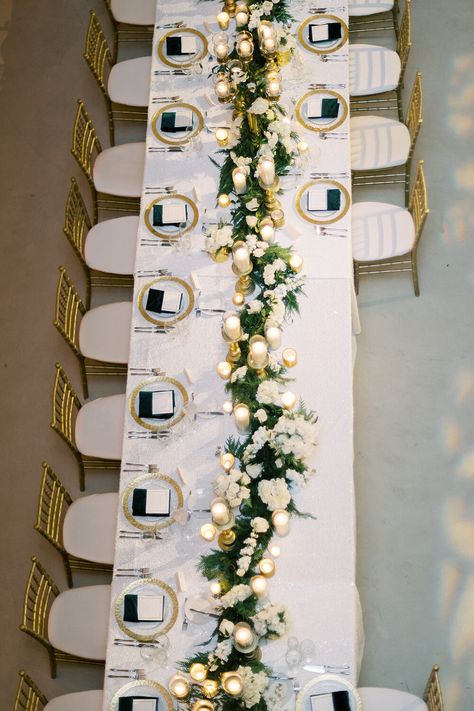 Wedding Table Garland White Flowers, Emerald Green Wedding Long Table, Long Centrepiece Wedding, Long Head Table Wedding Flowers, White And Green Long Table Centerpiece, White Table Green Runner, Fresh Greens Table Runner, Wedding Table Flower Runner, White Gold Green Table Setting