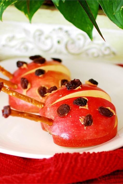 Apple Ladybug Treats | "Red apples are decorated to look like lady bugs. This is a quick and fun snack that kids will enjoy making and eating. For once kids can play with their food." #allrecipes #snacks #snackrecipes #recipes Ladybug Treats, Ladybug Snacks, Apple Recipes For Kids, Apple Snacks, Work Lunches, Kitchen Fun, Ladybug Party, Lady Bugs, School Snacks