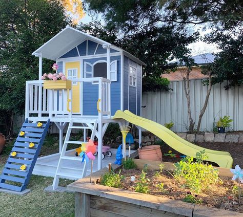 Cubby House Renovation, Kids Clubhouse Ideas, Playhouse Renovation, Sandpit Ideas, Toddler Outdoor Play Area, Kids Cubby House, Toddler Outdoor Play, Cubby Ideas, Playhouse Kids